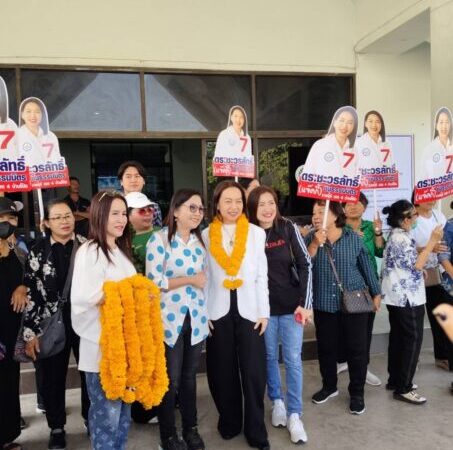 “ฉุดไม่อยู่ อดีต สส. 2 สมัย “แจคกี้ ชะวรลัทธิ์” ย่องสมัคร วันที่ 3 ลงสนาม เขต 4 บ้านโป่ง ได้เบอร์ 7 กองเชียร์แห่ให้กำลังใจแน่น”