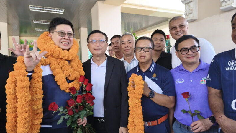 นายก อบจ.พังงา นำทีมให้กำลังใจผู้สมัคร ส.ส.พังงา วันรับสมัครคึกคัก