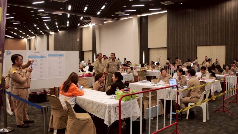 พรรคการเมืองเล็ก ใหญ่ ส่งผู้สมัคร ส.ส. สมุทรปราการ อย่างพร้อมเพียงหวังโค่นแชมป์เก่า และท้วงที่นั่ง ส.ส.คืน ของกลุ่มบ้านใหญ่ทั้งเก่าและใหม่