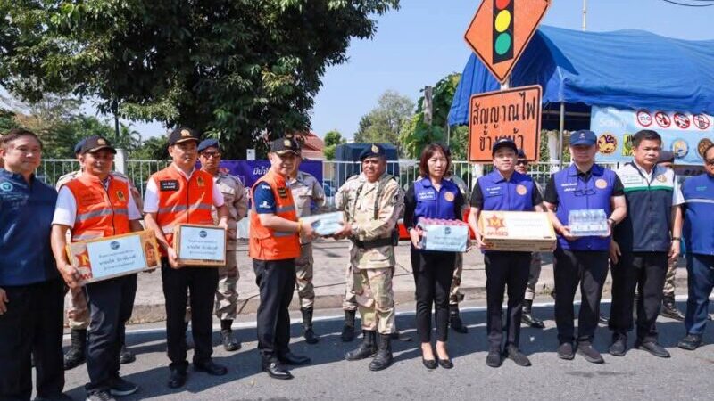 ผู้ว่าฯ ชลบุรีนำทีมตรวจเยี่ยมจุดตรวจทางบก–ทางน้ำดูแลความปลอดภัยประชาชนช่วงเทศกาลปีใหม่