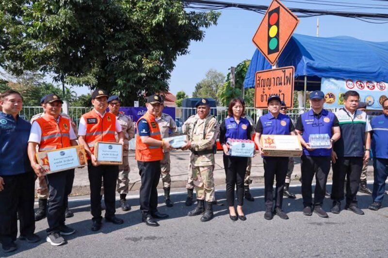ผู้ว่าฯ ชลบุรีนำทีมตรวจเยี่ยมจุดตรวจทางบก–ทางน้ำดูแลความปลอดภัยประชาชนช่วงเทศกาลปีใหม่