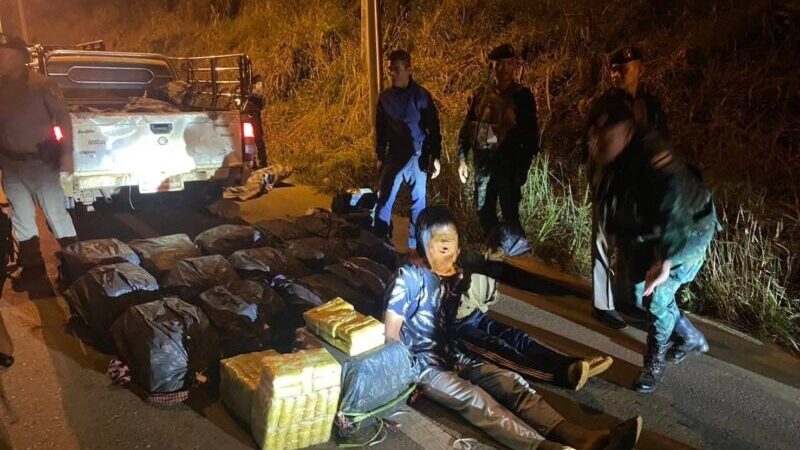 นบ.ยส.35 บูรณาการหลายหน่วย จับกุมขบวนการลำเลียงยาเสพติดรายใหญ่ ยึดยาบ้ากว่า 3.4 ล้านเม็ด ในพื้นที่ อ.เชียงดาว จ.เชียงใหม่