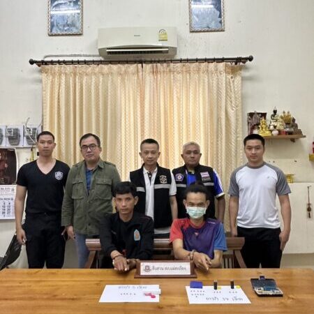 สืบฯสภ.แม่สะเรียง ลงพื้นที่ตรวจเข้ม รวบวัยรุ่น 2 ราย จำหน่ายและเสพยาเสพติด ในพื้นที่ อ.แม่สะเรียง อ้างรับซื้อมาจาก อ.แม่ลาน้อย ****