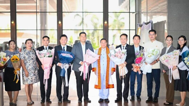 ปลัดกระทรวงมหาดไทย อรรษิษฐ์ สัมพันธรัตน์ รับปริญญา ปรัชญาดุษฎีบัณฑิตกิตติมศักดิ์ สาขาวิชารัฐประศาสนศาสตร์ ตามมติสภามหาวิทยาลัยเวสเทิร์น