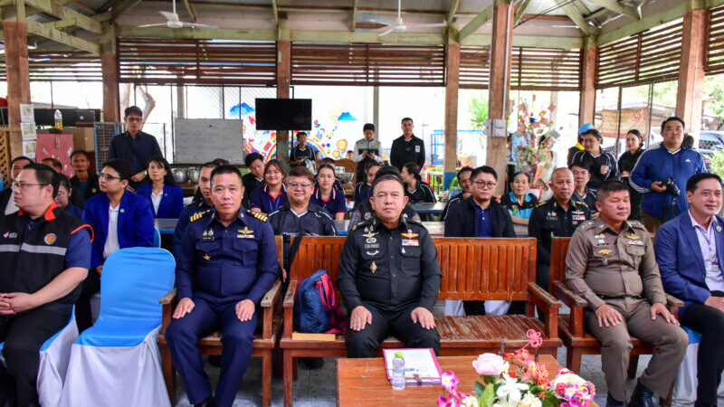 พิษณุโลก มทบ.39 : ผบ.มทบ.39 เปิดโครงการ “อุ่นกาย อุ่นใจ สายสัมพันธ์ ครั้งที่ 11“ ในฐานะประธานที่ปรึกษาชมรม 10 สถานีวิทยุกระจายเสียงจังหวัดพิษณุโลก