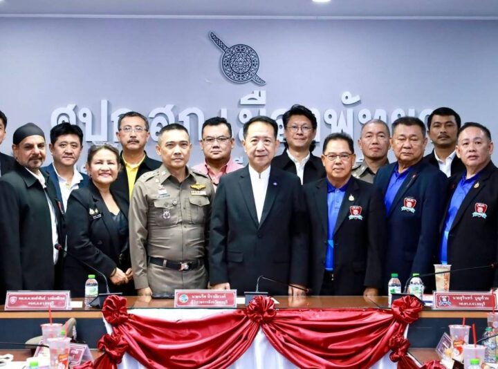 ผู้ว่าฯ ชลบุรีลงพื้นที่พัทยาประธานประชุมกต.ตร. สัญจรขับเคลื่อนงานตำรวจเพื่อประชาชน