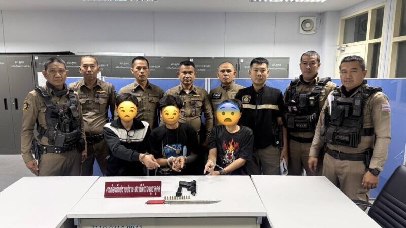 ปทุมธานี – จับแล้วแก๊งโจ๋หน้าเซียร์ที่แท้เป็นแรงงานต่างด้าวเปิดศึกดวลปืนมีดตร.รวบ 3 รายคาของกลาง