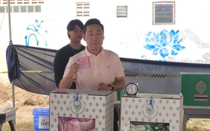 เอกสิทธิ์ แคนดิเดตนายกฯ ใช้สิทธิเลือกตั้ง เชิญชวนประชาชนออกมาใช้สิทธิ์ ชี้เป็นวันสำคัญของประเทศ