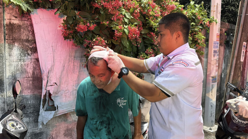 น้องป่วยจิตเวชใช้มีดฟันพี่ชายทีเผลอ ชุลมุนเจ็บทั้งคู่