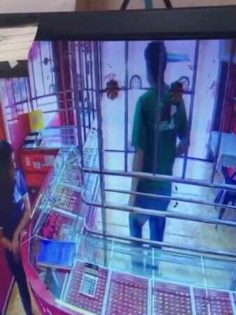 ชายวัย 35 ปี ติดพนันออนไลน์ก่อนแต่งเรื่องว่าโดนชิงทรัพย์ หลังเมียให้เงินมาไถ่ทอง สุดท้ายถูกดำเนินคดีเองในข้อหาแจ้งความเท็จ