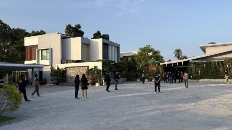 เจ้าหน้าที่ DSI ร่วมกับ เจ้าหน้าที่ ปปง. ทำการตรวจค้นบ้าน สส.กฤต