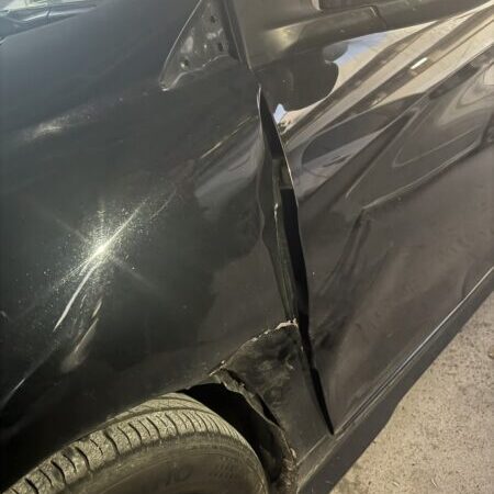 เจ้าของรถยนต์ร้องสื่อโดนลูกสาว ตชด. เบี้ยวค่าเช่ารถ หลังพารถยนต์จอดในค่าย ตชด. ในสภาพพังเสียหาย