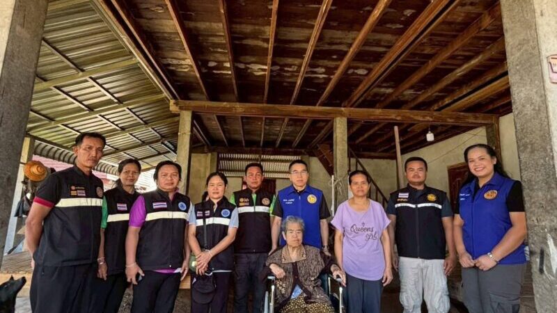 มุกดาหาร ดอนตาลบ้านเฮา เหล่ากาชาดมุกดาหารและชมรมแม่บ้านมไทยมุกดาหารมอบ รถเข็น วีลแชร์ เพื่อผู้พิการ