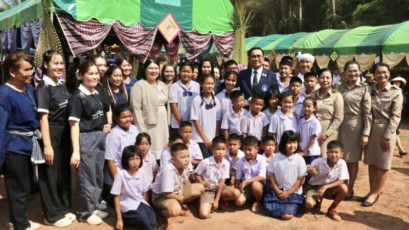 พิษณุโลก องคมนตรี “พล.อ.ประยุทธ์ จันทร์โอชา” ตรวจเยี่ยม รพ.สมเด็จพระยุพราชนครไทย เยี่ยมชมบ่อเกลือพันปี
