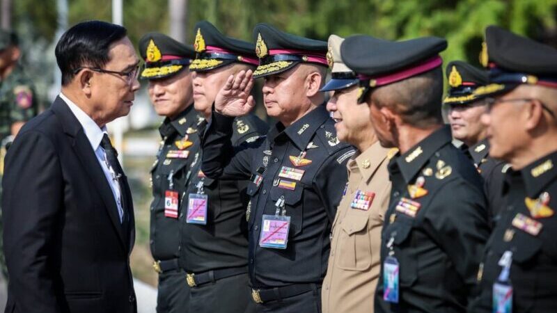 ผวจ.ชลบุรีร่วมยินดีวันสถาปนาหน่วย ร.902 รอ. ครบรอบ 76 ปี