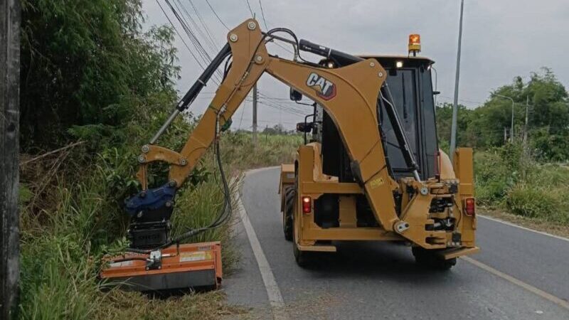 “นายกน้ำพุ” สั่งลุยดูแลเข้ม! ซ่อมไฟ-ตัดหญ้าทุกเส้นทางตำบลมาบไผ่ เพิ่มความปลอดภัยให้ประชาชน