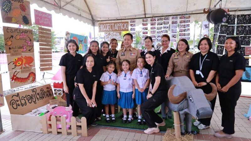 จังหวัดชลบุรี จัดพิธีถวายราชสักการะและถวายราชสดุดี รัชกาลที่ 5 เนื่องใน “วันท้องถิ่นไทย” ประจำปี 2569