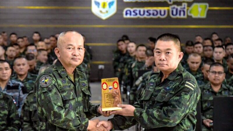 กองกำลังสุรนารี มอบโล่รางวัล และใบประกาศเกียรติคุณ ให้กับหน่วยที่ร่วมปฎิบัติภารกิจป้องกันชายแดน