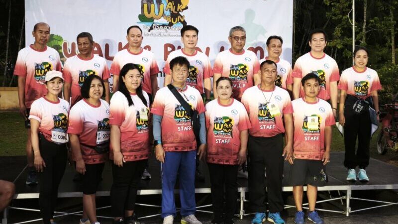 พังงา- นักวิ่งกว่า500คน ร่วมกิจกรรม “90 ปี วัดสุวรรณ วิ่งปันน้ำใจ ส่งเสริมการท่องเที่ยว” ระดมทุนพัฒนาโรงเรียน-กระตุ้นท่องเที่ยวชุมชน