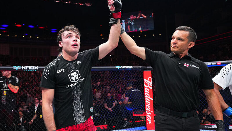 อีฟโลเยฟ ยังไร้พ่าย หลังไล่ปล้ำเบียดแต้ม เมอร์ฟีย์ ศึก UFC ลอนดอน