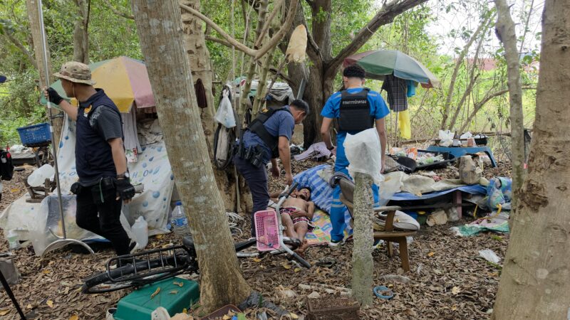 ปกครองสัตหีบ เข้าระงับเหตุชายคลุ้มคลั่ง ภายใต้การนำ “ณัฐวุฒิ อนุโยธา”