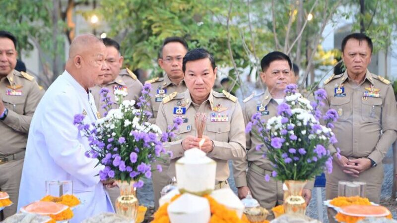 ปลัดกระทรวงมหาดไทย อรรษิษฐ์ สัมพันธรัตน์ ถือ ฤกษ์มงคล นำคณะผู้บริหารและข้าราชการประกอบพิธีบวงสรวงอัญเชิญ พระพุทธ มหานวนาคปฏิมากร ประดิษฐาน ณ หอพระนาคปรก สวนสิรินธราภิรมย์ ศาลาว่าการกระทรวงมหาดไทย เพื่อความเป็นสิริมงคลและเสริมสร้างขวัญกำลังใจในการทำหน้าที่บำบัดทุกข์ บำรุงสุข ประชาชน