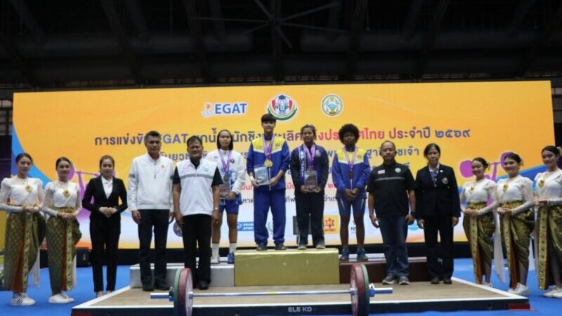 นันทวุฒิ พวงบุษผา จอมพลังจากโรงเรียนกีฬาเทศบาลนครนครสวรรค์ เอ ทำผลงานยอดเยี่ยม กวาดเรียบ 3 เหรียญทอง รุ่น 79 กิโลกรัมชาย