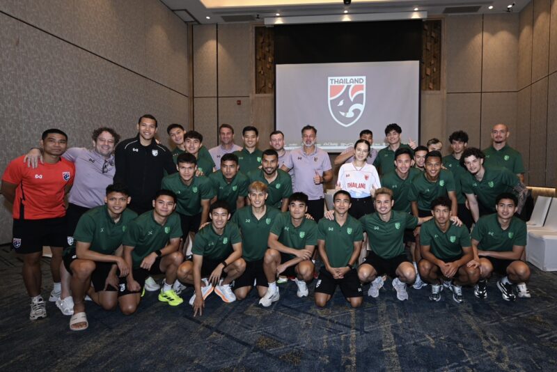 เติมเต็มกำลังใจ! มาดามแป้ง เยี่ยมแคมป์ช้างศีก อัดฉีด 3 ล้าน ชนะ เติร์กเมนิสถาน ชี้ชะตาเข้ารอบ เอเชียน คัพ 2027