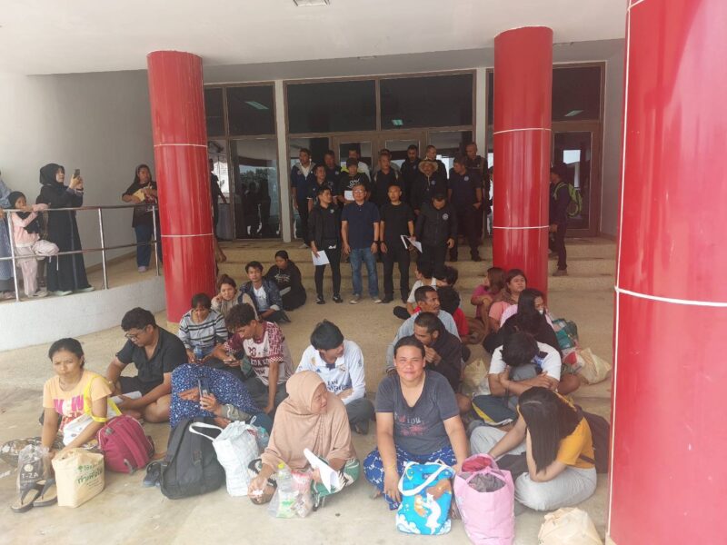 ตำรวจ ภ.9 จับมือ ภ.3 เปิดปฏิบัติการ MOU ล่าข้ามถิ่น! รวบ 27 ผู้ต้องหาคดีโกงออนไลน์-ฉ้อโกง ส่งตัวดำเนินคดีรับช่วงระดมกวาดล้าง