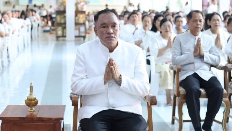 จ.จันทบุรี – ทำบุญตักบาตรเนื่องในวันมาฆบูชาคึกคัก สืบสานพระพุทธศาสนาและน้อมนำหลักธรรมสู่การปฏิบัติเพื่อความสงบสุข ขอทุกฝ่ายพูดคุยยุติสงครามตะวันออกกลาง