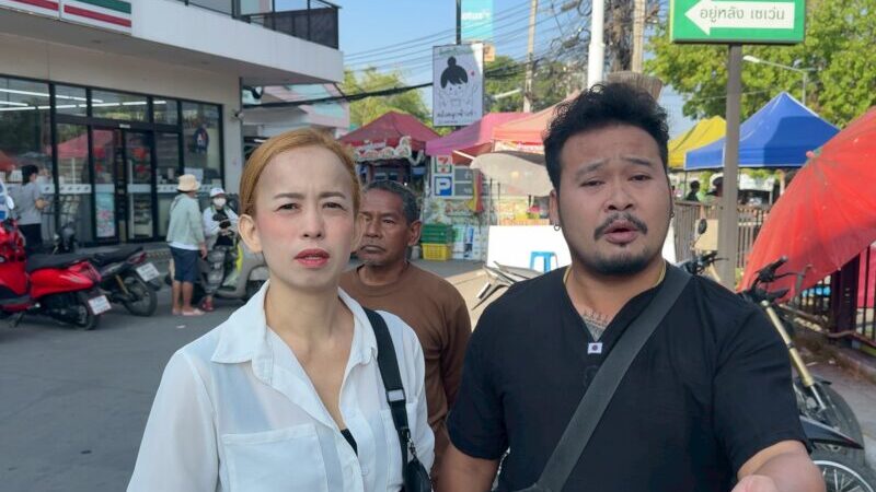 ปทุมธานี – คลิปว่อนพ่อค้าแม่ค้าคลอง8รุมต้าน3ชายฉกรรจ์อ้างเป็นตำรวจล็อกตัวพ่อค้าไก่ย่าง