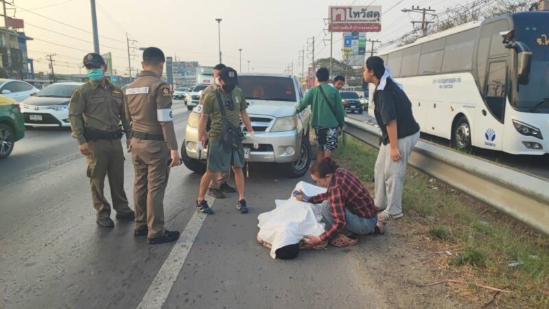 ปทุมธานี – พ่อค้าทุเรียนวัย 52 วูบเสียชีวิตริมถนน