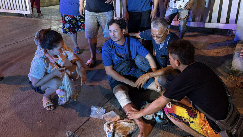 แจ้งเหตุทำร้ายร่างกาย กู้ชีพ–กู้ภัยวิ่งกันวุ่น สุดท้ายหนุ่มกัมพูชาอ้างเหยียบกระเบื้องลื่นล้ม เข่าฉีกเลือดสาด