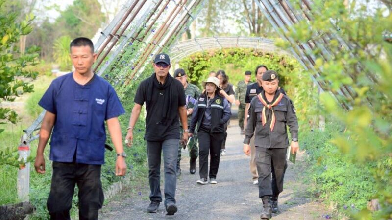 ผู้อำนวยการศูนย์พัฒนาพันธุ์พืชจักรพันธ์เพ็ญศิริ ลงพื้นที่ตรวจเยี่ยมโครงการทหารพันธุ์ดี