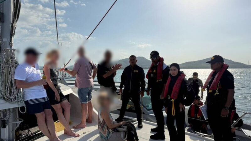 รวบกัปตันเยอรมันคาเรือใบหรู ลอบจัดทัวร์เถื่อน 10 วัน 10 คืน กลางอันดามัน พบขายแพ็กเกจนักท่องเที่ยวเกลื่อนโซเชียล ราคาหลักแสนต่อคน