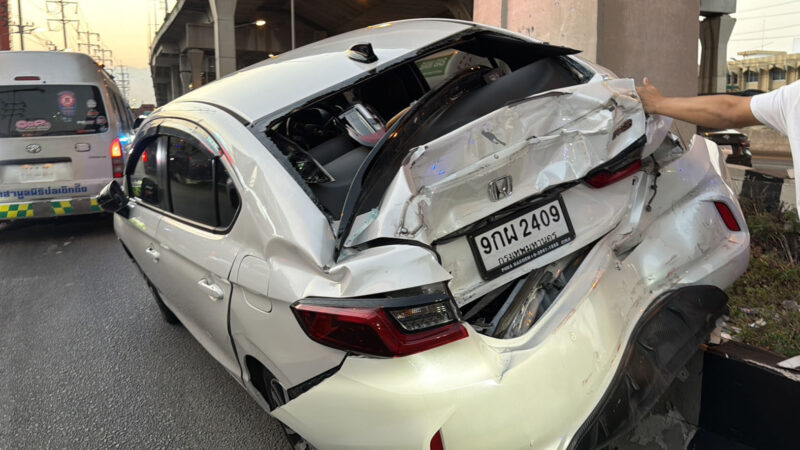 รถบรรทุกก๊าซ LPG พุ่งชนท้ายเก๋งบนทางด่วนบางนา–ตราด สาวคนขับเก๋ง เผยแตะเบรกเตรียมออกคู่ขนาน