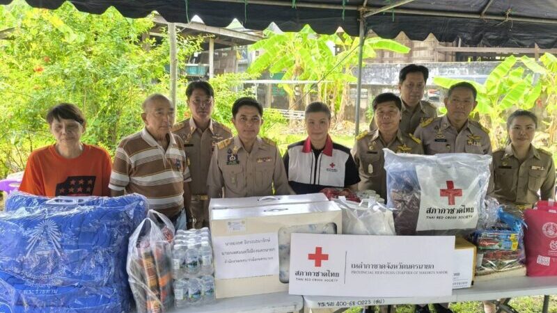 นครนายก – ผู้ว่าราชการจังหวัดนครนายก พร้อมคณะลงพื้นที่ให้กำลังใจ พร้อมมอบสิ่งของให้แก่ผู้ประสบเหตุเพลิงไหม้บ้านพักอาศัย กำชับหน่วยงานที่เกี่ยวข้อง ดูแลและให้ความช่วยเหลืออย่างใกล้ชิด