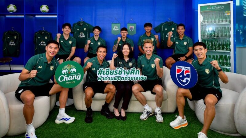 น้ำแร่ธรรมชาติตราช้างจัดทัพกองเชียร์ นำโดย นิกกี้-ลีซอ-แจ็ค-จีโน่  ชวนคอบอลชาวไทย เชียร์ช้างศึก ฝ่าด่านพิชิตถ้วยเอเชีย!