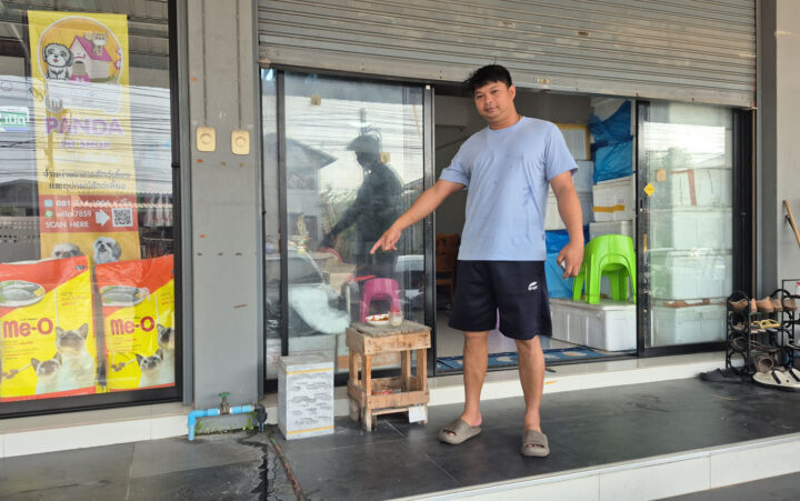 วงจรปิดจับภาพ โจรคู่หูขี่จักรยานยนต์ขโมยยกรูปปั้นพญานาคกลางดึก เจ้าของสุดช้ำเป็นของรักยึดเหนี่ยวจิตใจ