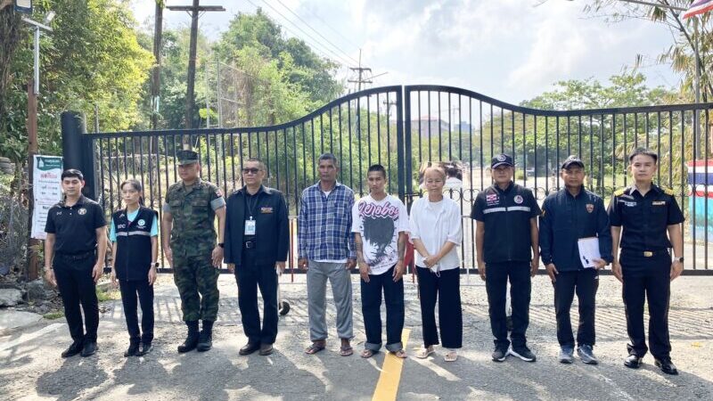 ตราด – เปิดประตูหน้าด่านชายแดนบ้านหาดเล็ก“ผลักดันส่งกลับ”ตรวจคนเข้าเมืองจ.ตราด ร่วมกับหน่วยงานในพื้นที่บูรณาการร่วมกันผลักดันแรงงานกัมพูชา 3 ราย กลับประเทศตามกฎหมาย ผ่านด่านถาวรบ้านหาดเล็ก จ.ตราด