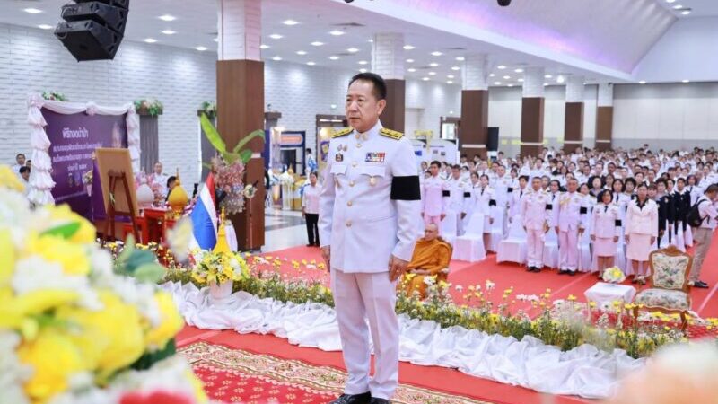 ชาวชลบุรีร้อยรวมใจ วางพานพุ่มถวายราชสักการะ “พระมหาเจษฎาราชเจ้า” น้อมรำลึกพระมหากรุณาธิคุณ พระผู้ทรงวางรากฐานความมั่นคงแห่งสยาม