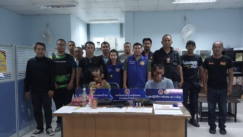 พังงา-ฝ่ายปกครองตะกั่วทุ่งสนธิกำลังชุดสืบสวนสภ.ตะกั่วทุ่ง บุกกวาดล้างแหล่งมั่วสุม จับ 1 ราย ยาบ้า 132 เม็ด พบผู้เสพอีก 6 รายส่งบำบัด