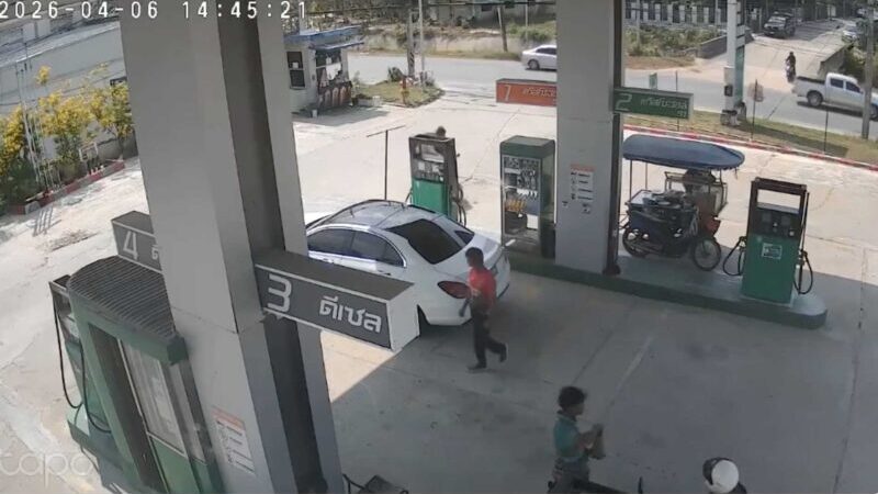 สาวสวย หน้าตาดี ขับรถยนต์หรู เติมน้ำมันเบนซิน 1,000 บาท ก่อนรีบซิ่งรถออกจากปั๊ม พนักงานวอนกลับมารับปิดชอบ หลังทำเดือดร้อนหนัก
