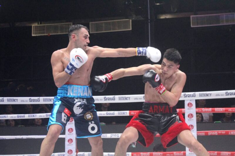 “สุดแกร่ง”อาร์มัต อามานูลี่ แชมป์จากคาซัคสถานควงกำปั้นทรงพลังน็อค เคนาน กูเซล จากตุรกี ยกที่ 6 ป้องกันแชมป์ WBA Asia รุ่นมิดเดิลเวท สบายๆ