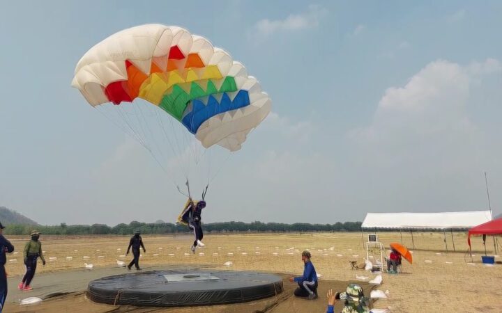 จังหวัดลพบุรี – แถลงข่าวแข่งขันกระโดดร่ม กองทัพไทยและสำนักงานตำรวจแห่งชาติครั้งที่ 56 ประจำปี 2569 ชิงชนะเลิศแห่งประเทศไทย