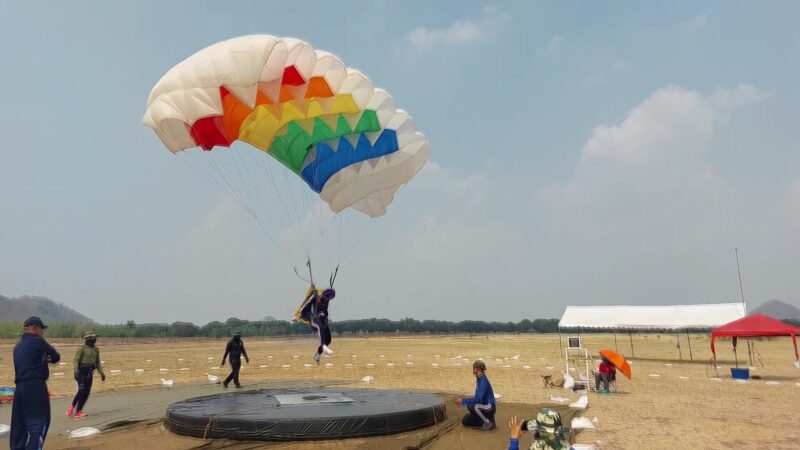 จังหวัดลพบุรี – แถลงข่าวแข่งขันกระโดดร่ม กองทัพไทยและสำนักงานตำรวจแห่งชาติครั้งที่ 56 ประจำปี 2569 ชิงชนะเลิศแห่งประเทศไทย