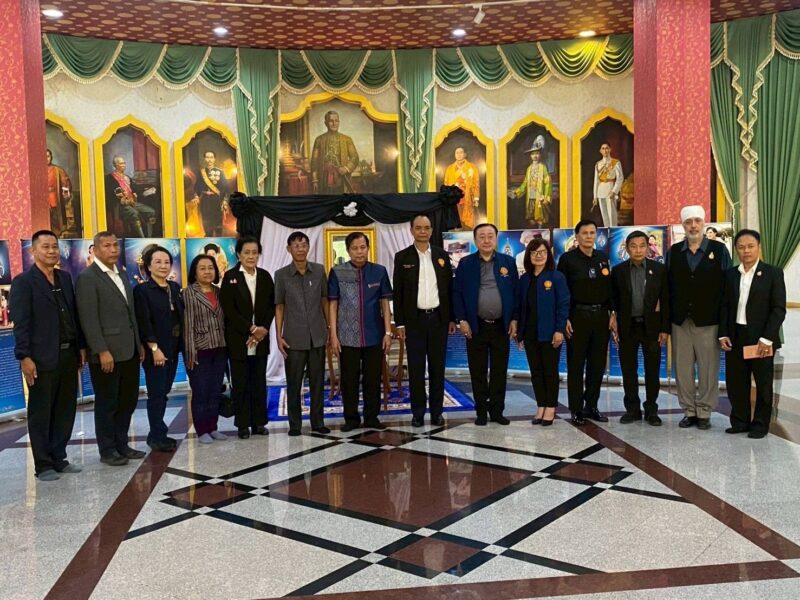 กมธ.วิสามัญการพิทักษ์และเทิดทูนสถาบันฯ วุฒิสภาลงพื้นที่นครพนม เตรียมผนึกกำลังทุกภาคส่วนดัน “หอเฉลิมพระเกียรติพระราชวงศ์จักรี” สู่การเป็นอุทยานเชิงประวัติศาสตร์ระดับสากล พร้อมชูจุดเด่นพื้นที่ยุทธศาสตร์ที่เชื่อมโยงสองบุคคลสำคัญของโลก