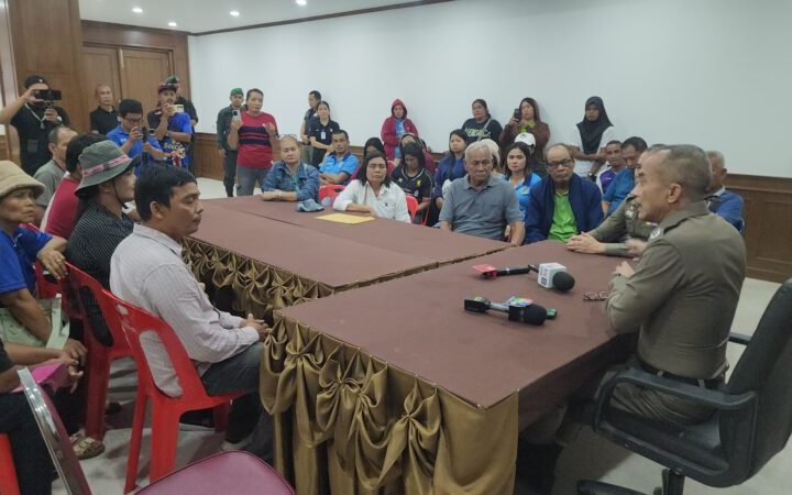 “ลูกกำนันยอง” ขนญาติกว่า 40 คน ร้อง ผบช.ภ.9 ให้แย้งอัยการ หลังสั่งไม่ฟ้อง “นายก วิทย์-น้องชาย” คนรับงานสั่งการฆ่าพ่อ ผวาออกมายุ่งเหยิงพยาน