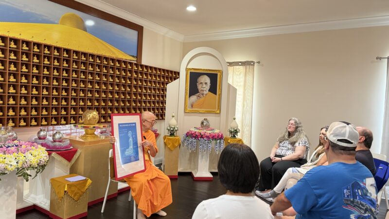 ปทุมธานี – วัดพระธรรมกายปาล์มบีช จัดกิจกรรมฝึกสมาธิชาวต่างชาติค้นหาความสุขจากความสงบ