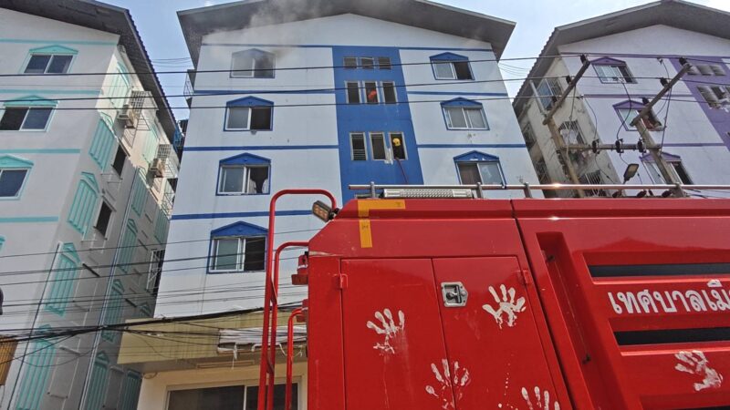 ปทุมธานี – ระทึกไฟไหม้ห้องพักกอล์ฟซิตี้วอดทั้งห้อง